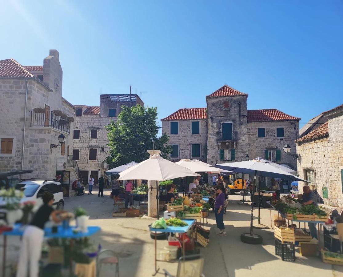 Stone House Lovric Daire Kastela Dış mekan fotoğraf